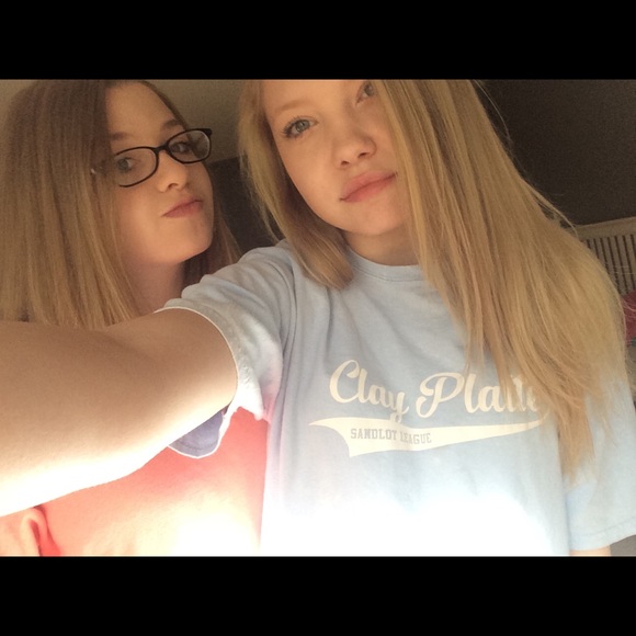 Profile Picture of Jade Cox (@jadewby) on Poshmark