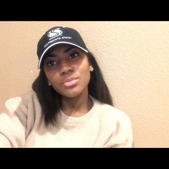 Jalyn Jones - Poshmark Profile Picture of Jalyn Jones (@jalynayana) on Poshmark