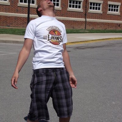 Profile Picture of Josh Howarth (@shwarr90) on Twitter