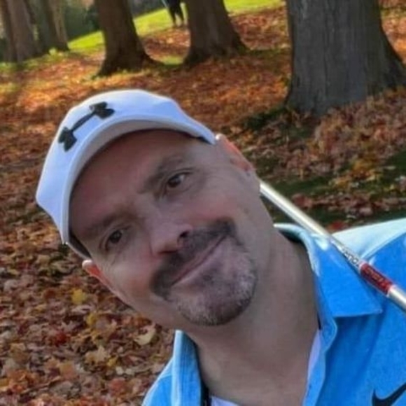 Profile Picture of Daniel Lessard (@daniellessar848) on Poshmark