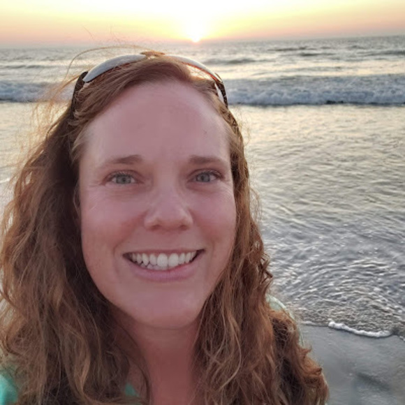 Profile Picture of Amber Blumhoff (@ablumhoff2009) on Poshmark