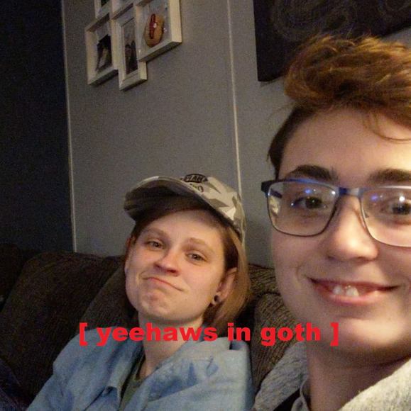 Profile Picture of Lindsey Forker (@forkelin) on Poshmark