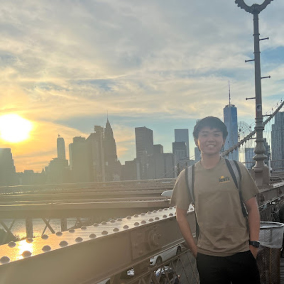 Profile Picture of Steven Lo (@stevloc20) on Poshmark