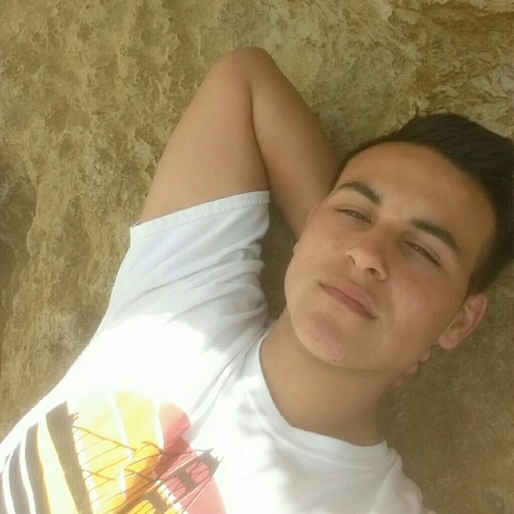 Profile Picture of Augusto Cejas (@augustocejas) on Poshmark