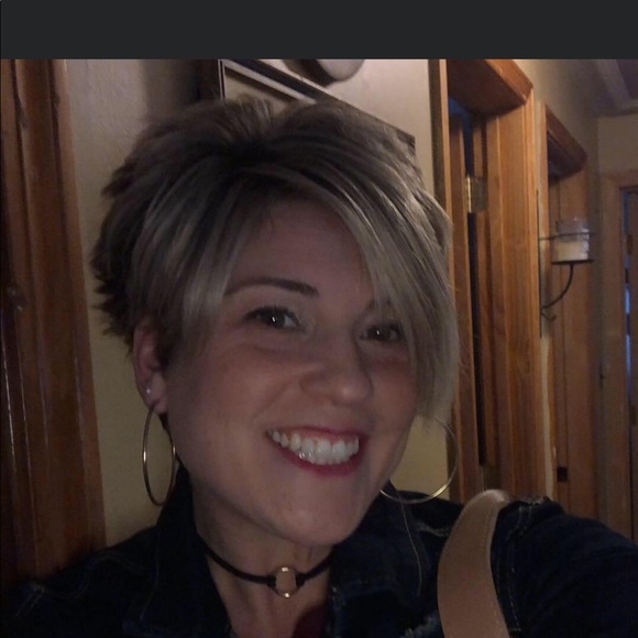 Profile Picture of Cindy Ramaska (@cdramaska) on Poshmark