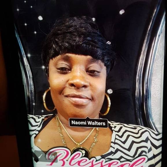 Profile Picture of Naomi Walters (@naomiwalters572) on Poshmark