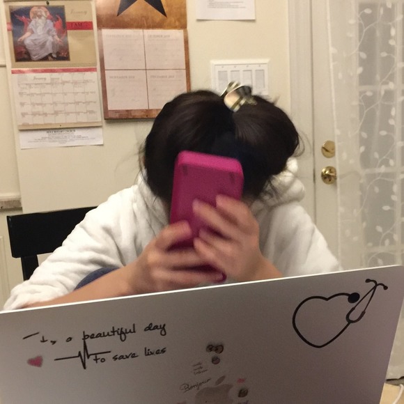 Profile Picture of Ziyuan Wang (@ziyuanw108) on Poshmark