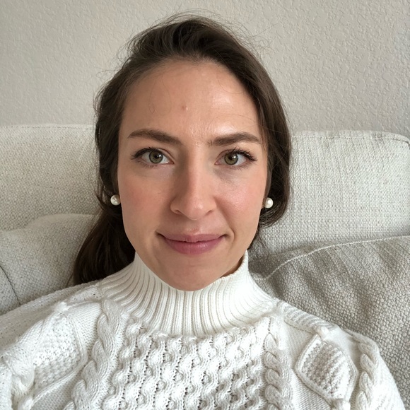 Profile Picture of Amanda Pooler (@amandapooler) on Poshmark