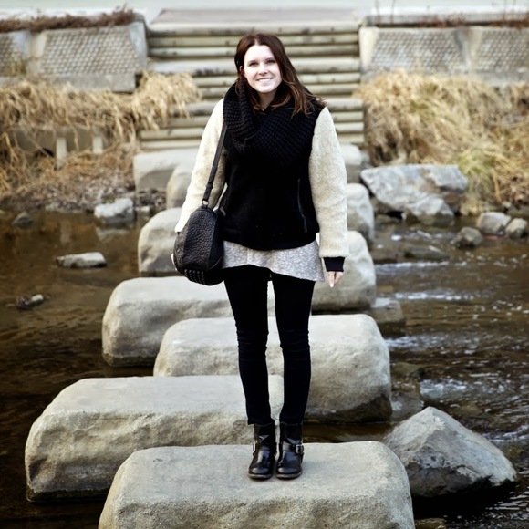 Profile Picture of Rachel Floeder (@rfloeder) on Poshmark