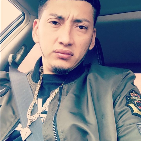 Profile Picture of Herbert Lopez (@mekitoo) on Poshmark