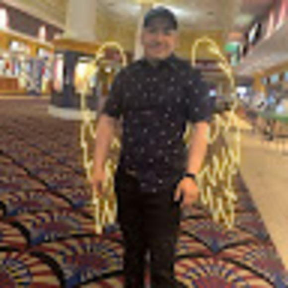 Profile Photo of Armando Villanueva (@av3696677) on Poshmark