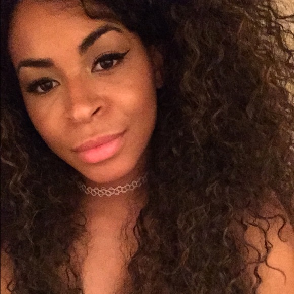 Profile Picture of T'aja Mclauchlin (@tajacmc) on Poshmark