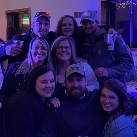 Profile Picture of April Hansen (@aprilhansen244) on Poshmark