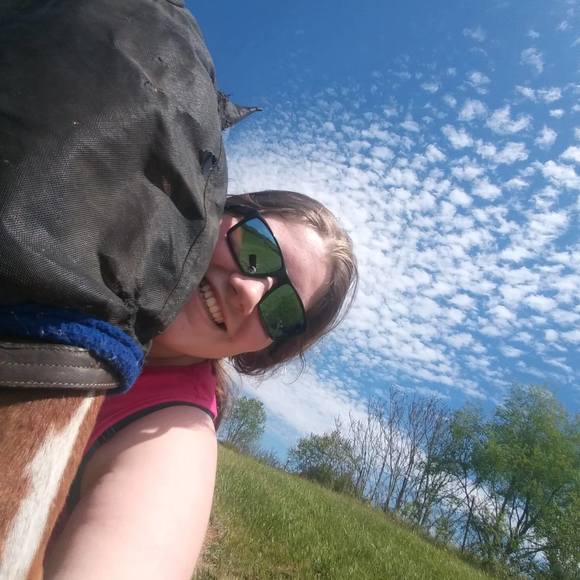 Profile Picture of Rawna Simpson (@p_simpson84) on Poshmark