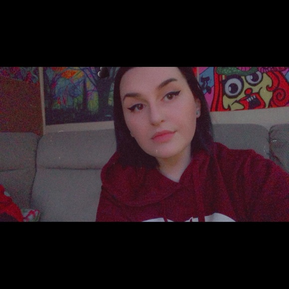 Profile Picture of Michaela Buchanan30 (@mbuchanan30) on Poshmark