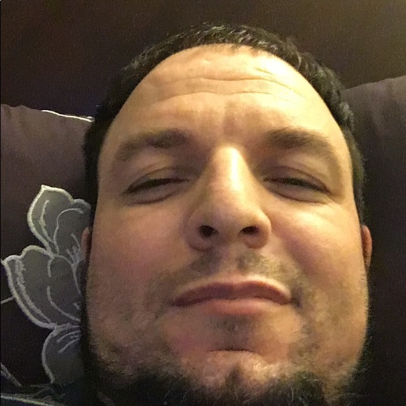 Profile Picture of Lounes Issaad (@lounes81) on Poshmark