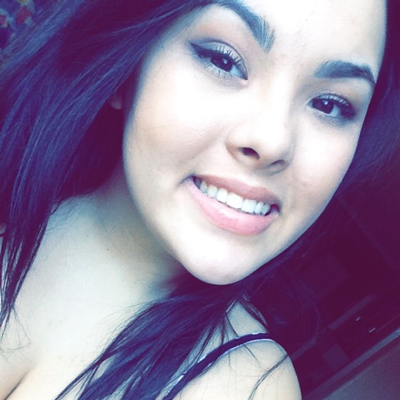 Profile Picture of Bryana Zepeda (@bry_zepeda) on Poshmark