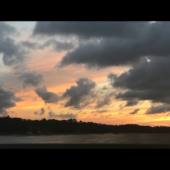 Profile Picture of Angel Bielling (@flowerpower34) on Poshmark