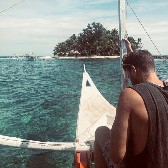 Profile Picture of Brad Arnold (@barnoldsworld) on Poshmark