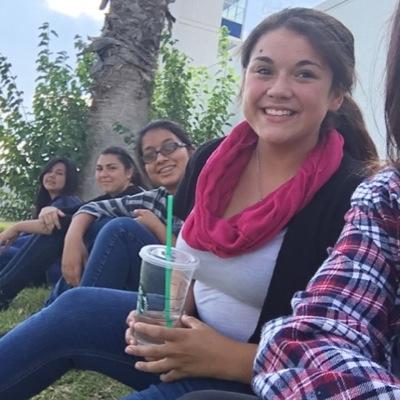 Profile Picture of Sydney (@sydneyschell28) on Twitter