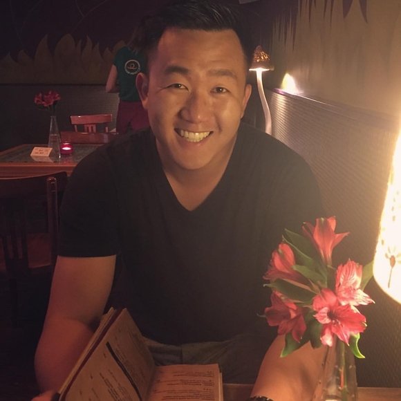Profile Picture of Kevin Zhou (@dforte2011) on Poshmark