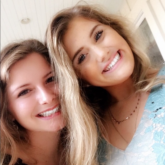 Profile Picture of Julia Perrotta (@juliaperrotta) on Poshmark