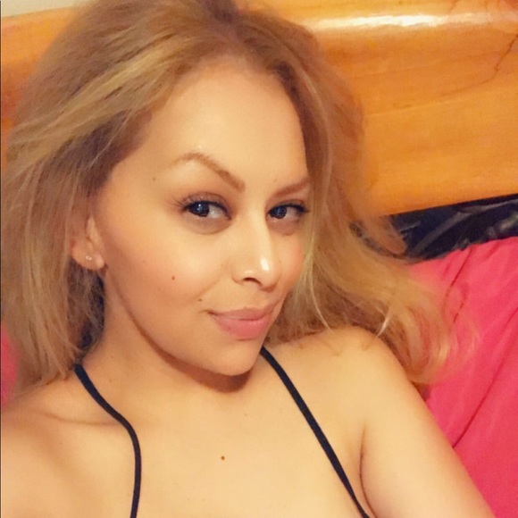 Profile Picture of Jazmin Cordova (@jazzalex1116) on Poshmark