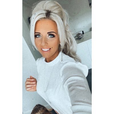 Profile Photo of Samantha Davison (@samanthaaDee3) on Twitter