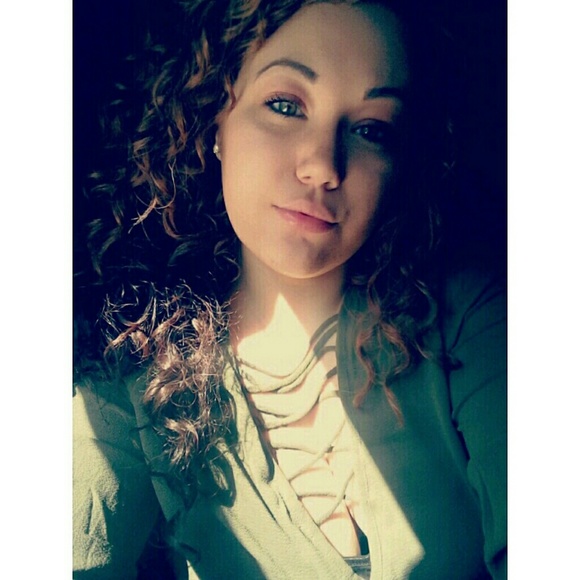 Profile Picture of Brittany Galyen (@brgxoxo) on Poshmark