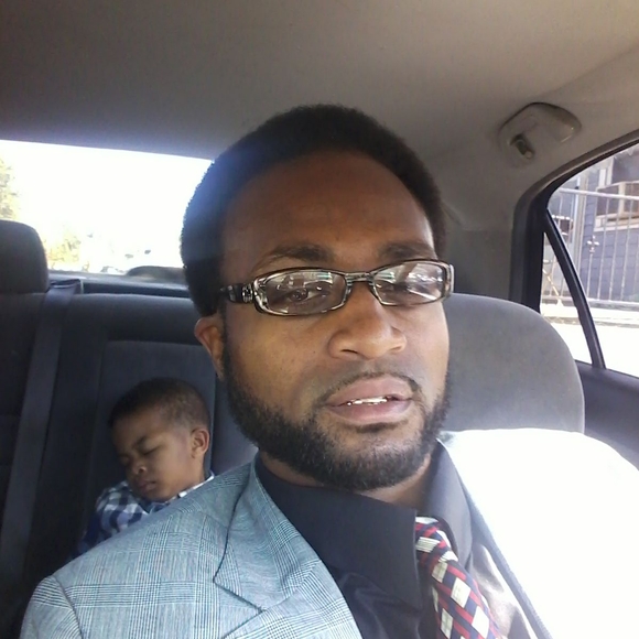 Profile Picture of Devaughn Dyson (@devaughndyson) on Poshmark