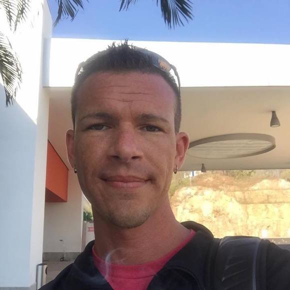 Profile Picture of Brian Lee (@hotjetaboi) on Poshmark