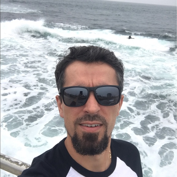 Profile Picture of Aleh Filipenka (@filipenka) on Poshmark