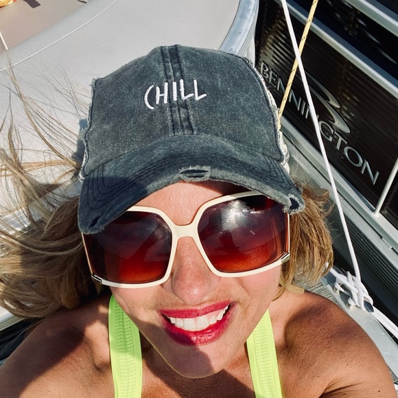 Profile Picture of Amy Guiles (@soldbyamyg) on Poshmark