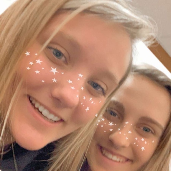 Profile Picture of Emma Raikowski (@emmarai11) on Poshmark