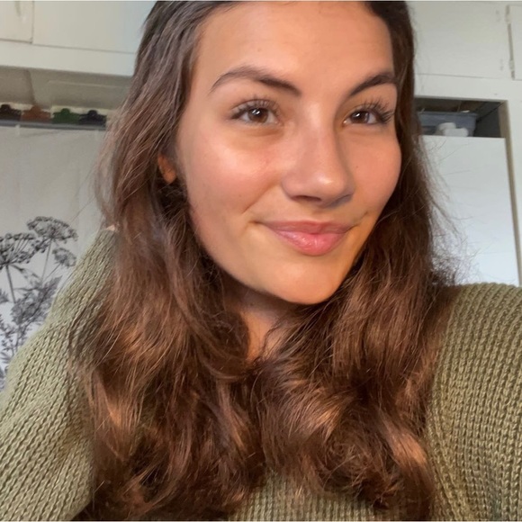 Profile Picture of Orianna Rzucidlo (@orirzucidlo) on Poshmark