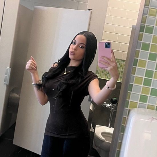 Profile Picture of Ali 💸 (@alinetgonzalez) on Tiktok