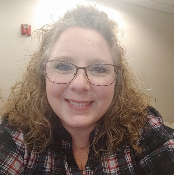 Profile Picture of Sue Blackport (@blackport) on Poshmark