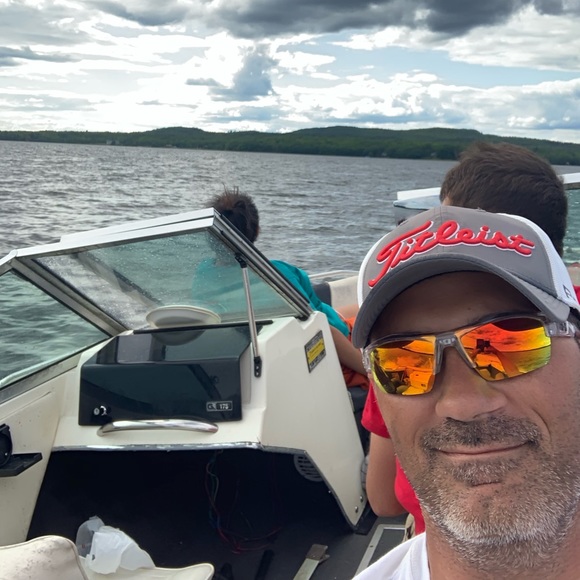 Profile Picture of Robert Bowen (@robertbowen286) on Poshmark