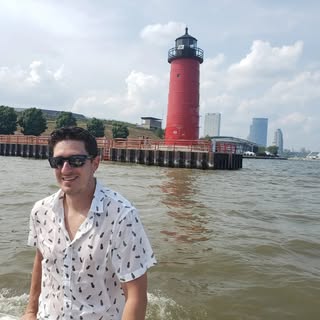 Profile Picture of Alex Poplar (@alexpoplar) on Instagram