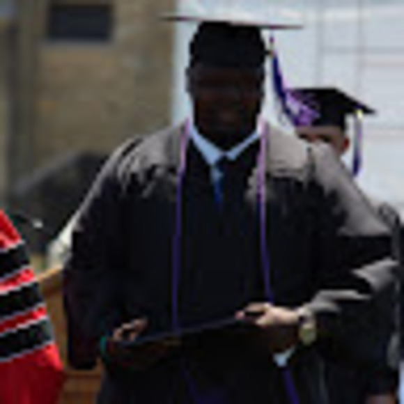 Profile Picture of Laride Conerly (@laridec) on Poshmark