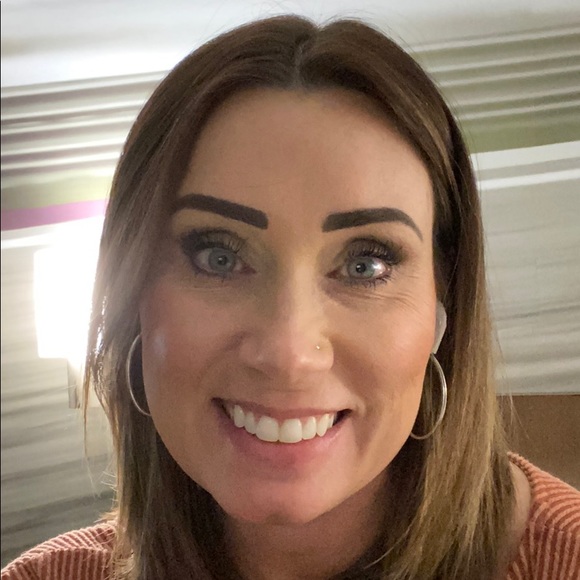 Profile Picture of Brooke Black (@brookeblack609) on Poshmark