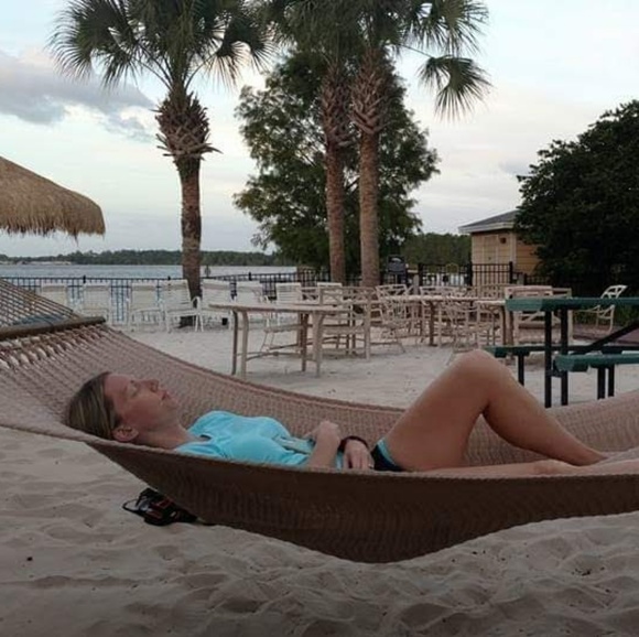 Profile Picture of Cindy Wright (@cindyw77) on Poshmark