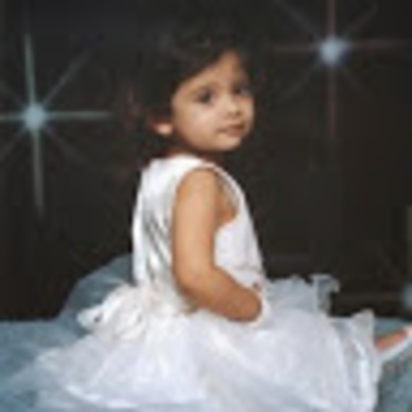 Profile Picture of Manisha Walia (@nishastarshine) on Poshmark