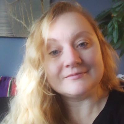 Profile Picture of Lisa LaBossiere (@LabossiereLisa) on Twitter