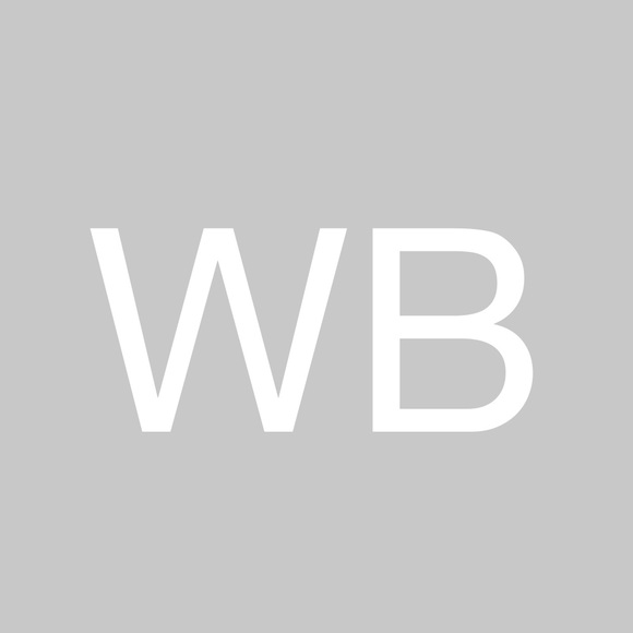 Profile Picture of Wilton Barris (@7z63ofpmk) on Poshmark