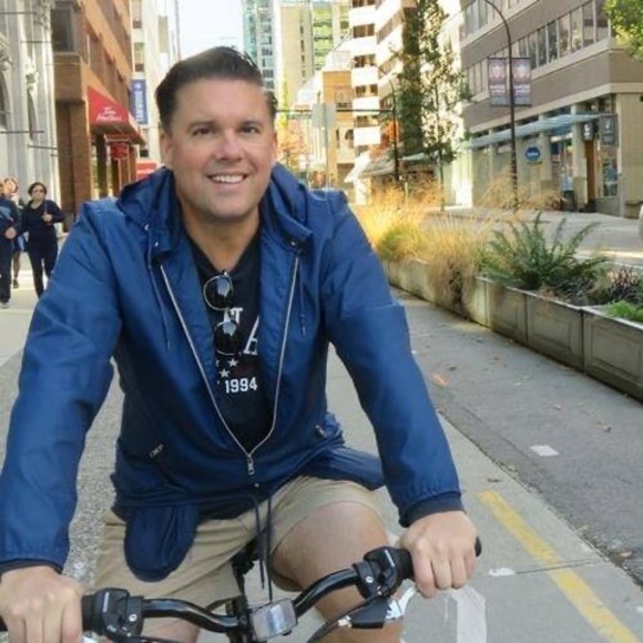 Profile Picture of Scott Rutter (@scottnorthvan) on Poshmark