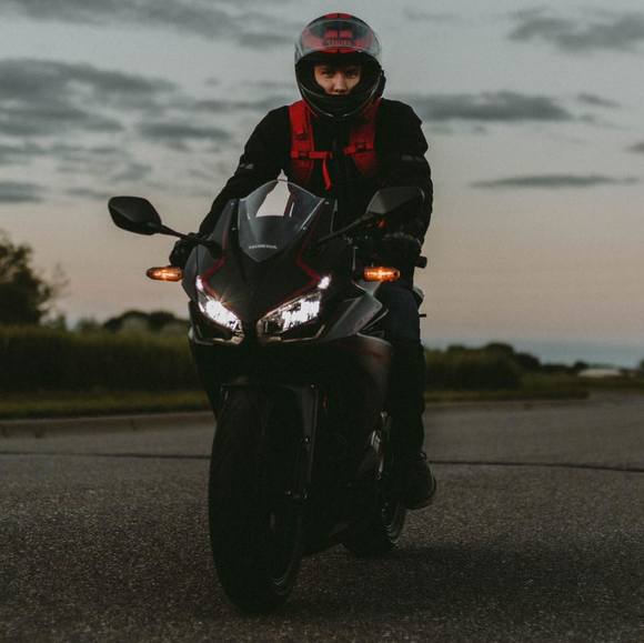 Profile Picture of Thomas Reiswig (@3rdwig) on Poshmark