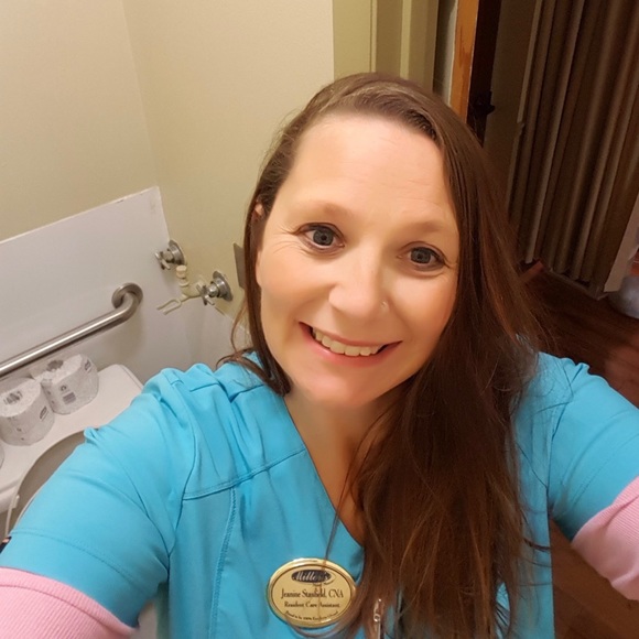 Profile Picture of Jeanine Swafford (@jswafford2018) on Poshmark