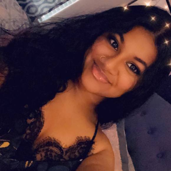Profile Picture of Jasmine Abraham (@jasminesabraham) on Poshmark