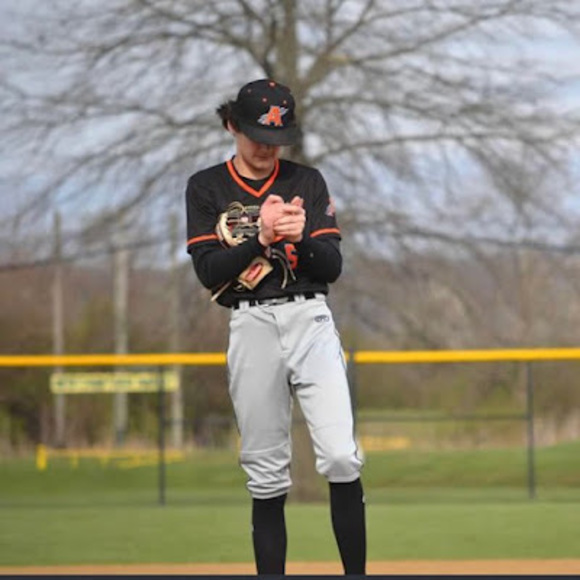 Connor Fecher - Poshmark Profile Picture of Connor Fecher (@fecherconnor) on Poshmark